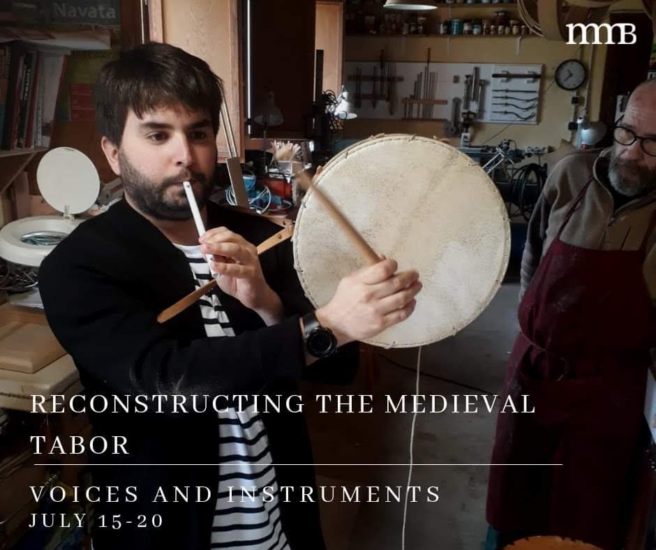 Investigador del Music Medieval Besalú en el taller de DRUMSDC.com con Pedro Manceras